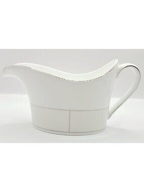 Wedgwood Shagreen Gravy Sauce Boat White & Platinum Rim Handle NWT